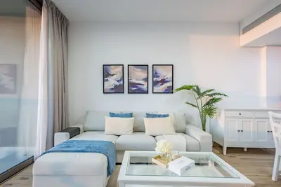 Image de Whimsical 1br in East 40, Al Furjan by Deluxe Holiday Homes