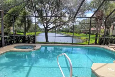 Image de 3-bedroom Stunning Villa Home with Pool, Hot Tub, WiFi, Ac + Fitness room