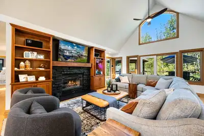 Image de Birch Grove: 4 Bed, 3 Bath, Large Deck on 5 Acres