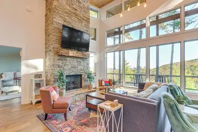 Image de Modern Mtn Cabin w/ Deck & Views in Blue Ridge!