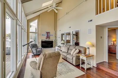 Image de Waterfront Sunrise Beach Home w/ Boat Slip!