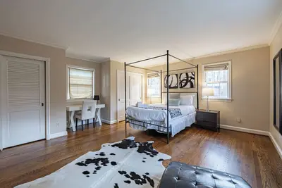 Image de Beautiful Spacious Entire House in Bethesda, Prime Location 7-Bedrooms