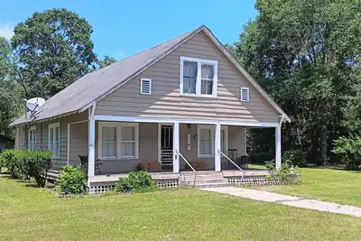 Image de Charming 2-bedroom farmhouse in Blackshear with Ac