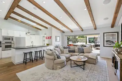 Image de Private Wading Pool Home with Patio