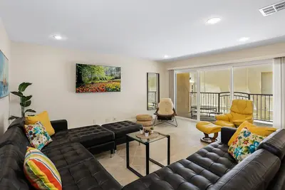 Image de Enchanting Iris w/ Ev Charger | Near Beach!