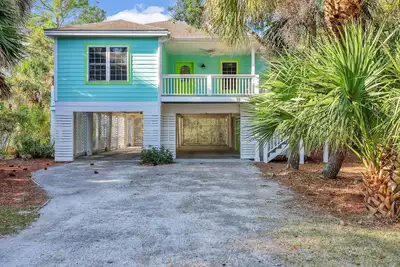 Image de Adorable Home on Lagoon with Golf Cart