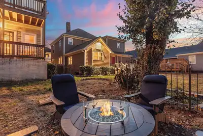 Image de Cozy 3br 2 bath + Firepit in Old Fourth Ward