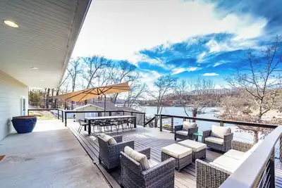 Image de Bearcat Bungalows – Two Homes One Rental, Sleep 22