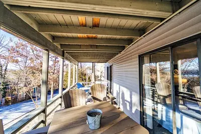 Image de Hang Out 1 – Cozy Retreat Next to Margaritaville!