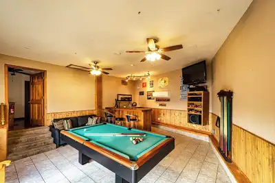 Image de Redbud Retreat – Amenity-Filled Waterfront Home!