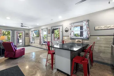 Image de Bass Point Bliss – Resort Rental
