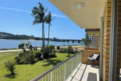 Image de Coastal luxe 2 Brm apartment Ballina\nUninterrupted views of serpentine beach