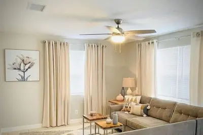 Image de 02 Walk to Dt Ftl - Serene apartment - King Bed