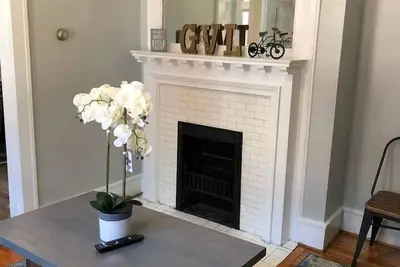 Image de 10 Adorable Earle Apartment- Free Downtown Trolley