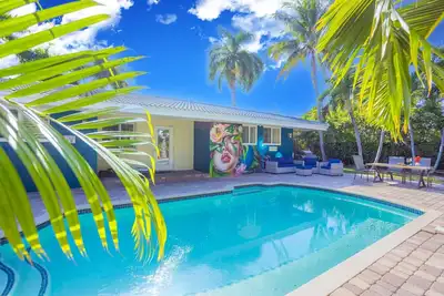 Image de Tropical Oasis Heated saltwater Pool 6min to beach