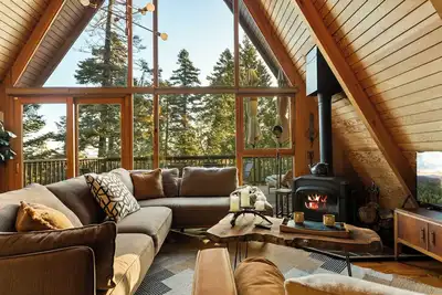 Image de The Tranquil Pines A-Frame Cabin | Spectacular Views!