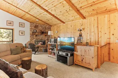 Image de Hunter's Retreat in Upper Moonridge Near Bear Mountain