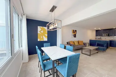 Image de Spacious-Beachfront Condo with WiFi, Pool, Tennis, Ac