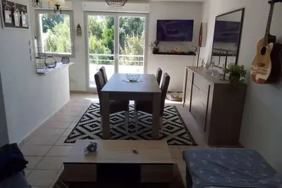 \"Les Baigneurs\" Apt 3 * très calme dans rési 2 chambres et balcon. Parking privé