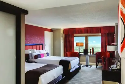 Image de Double Bed Room, Golden Nugget, On-Site Casino, Relaxing Marina, Near the Beach