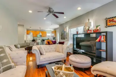 Image de Charming 3-bedroom house in enchanting Point of Rocks with WiFi, 3 car garage