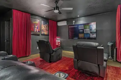 Image de Fun 5br Theater, Games, and Spa!