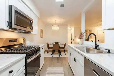Image de Charming 3-bedroom townhome with lots of amenities in upscale Round Rock