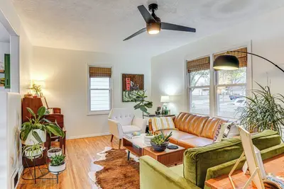 Image de < 1 Mi to Dtwn Sioux Falls: Home w/ Private Yard