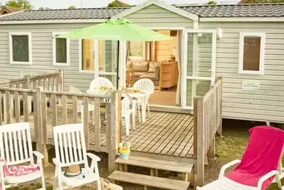 Image de Mobil-home | Classic | 3 Ch. | 6/8 pers. | Terrasse surélevée non couverte
