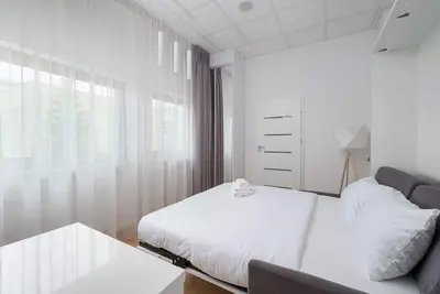 Image de Varsovia Jerozolimskie Studio 223