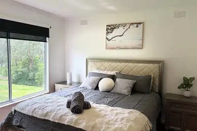 Image de Spacious 4 Bedroom Hilltop Home with Treetop Views near Yarra Valley