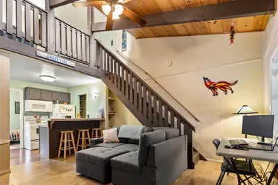 Image de Snug 2-Bedroom Condo- Walking Distance to Ski Lift