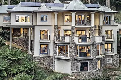 Image de Castle in Ferny Creek with Pool