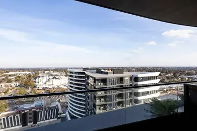 Image de Modern 2br Abode with Balcony View Gym Access