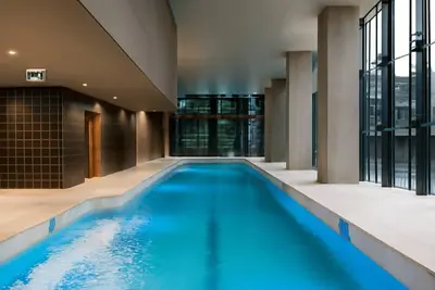 Image de Spencer St Serenity Stylish Urban Escape in the Cbd