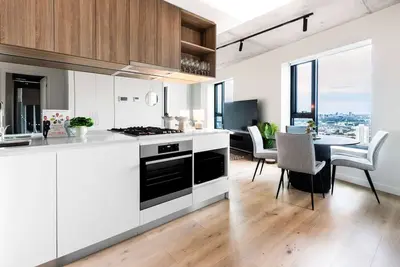Image de Newly Furnished Stylish 2br Southbank Apartment