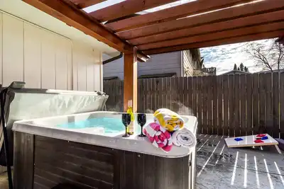 Image de Spacious 4br Retreat w/ Hot Tub, Outdoor Games & Ev Charger – 10 Min Walla Walla