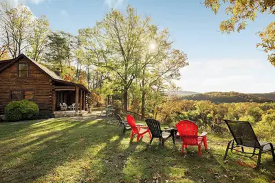 Image de Riverfront Log Cabin w Fireplace, Grill & Fire Pit