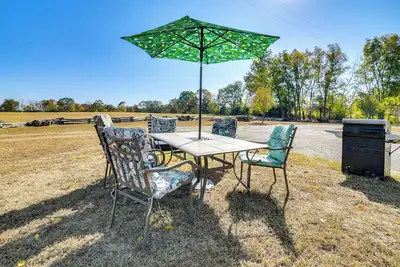Image de 1\/2-Mi to Lake: Cabin on 43 Acres in Shell Knob!