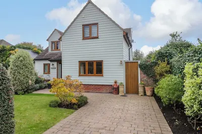Image de Oakleaves, romantic, country holiday cottage in West Mersea