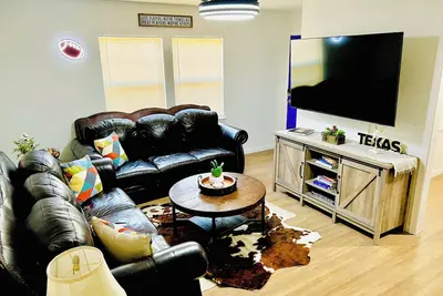 Image de Sports Themed 3-Bedroom Home in Arlington near At & T Stadium & Other Sports