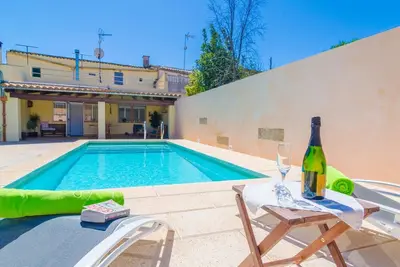 Image de Charmante Villa avec Piscine