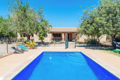 Image de Maison à Llubí avec piscine et verger