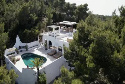 Image de Maison de vacances spacieuse avec joli balcon