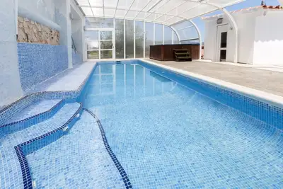 Image de Villa à Ador avec piscine et vue