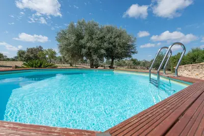 Image de Maison de Charme à Llubí avec Piscine et Jardin