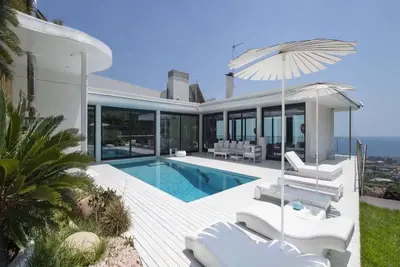 Image de Villa somptueuse avec jacuzzi extérieur