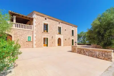 Image de Maison de campagne à Campos avec piscine