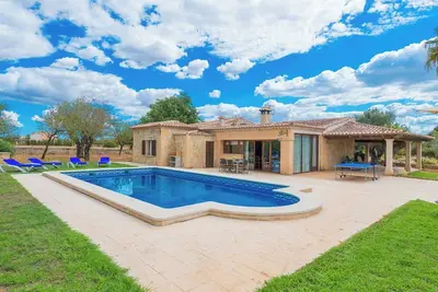 Image de Maison à Inca avec Piscine et Barbecue