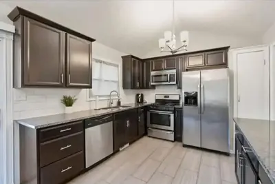Image de Heart of Overland Park - 3bd - Backyard - Bbq with Netflix